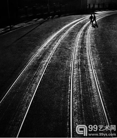 何藩(Fan Ho)摄影作品《香港午夜》（1958）