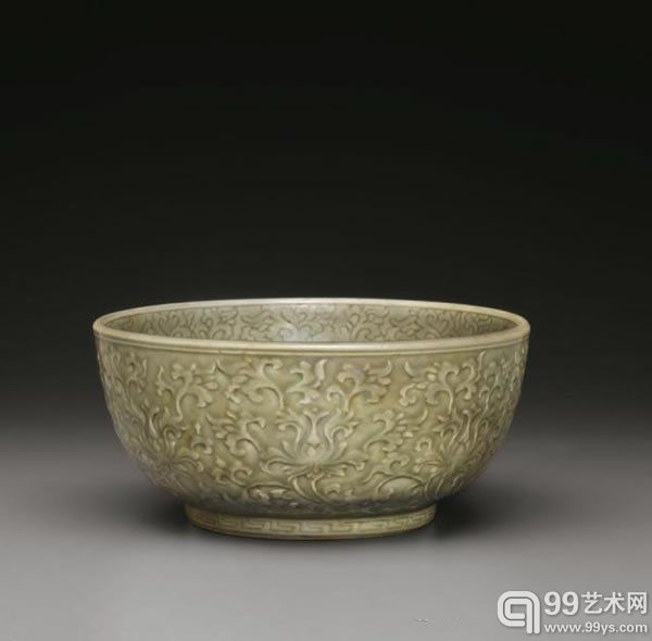 龙泉青釉刻莲纹盌