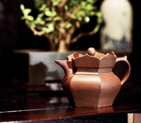 顾景舟矮僧帽壶