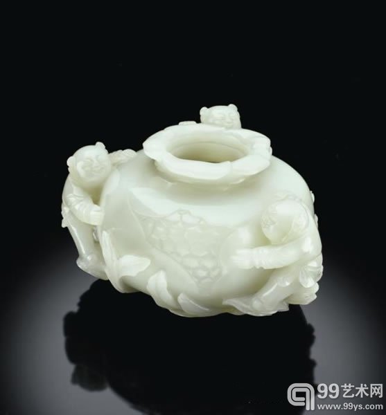 清十八世纪白玉榴开百子水盂宽53/4寸(14.5公分)美元60,000-80,000