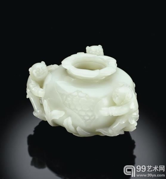 清十八世纪白玉榴开百子水盂宽53/4英寸(14.5公分)美元60,000-80,000