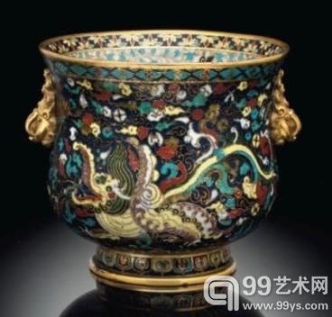 明十五至十六世纪初掐丝珐琅摩迦罗纹铺首耳炉估价：300,000至500,000美元