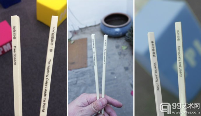 有求必应，2013，折叠桌，折叠凳，筷子盒，贴纸，筷子，UV打印，尺寸可变 观众得到的几组筷子组合