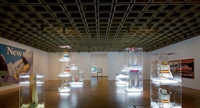 杰夫・昆斯回顾展现场，2014，惠特尼美国艺术博物馆，纽约。