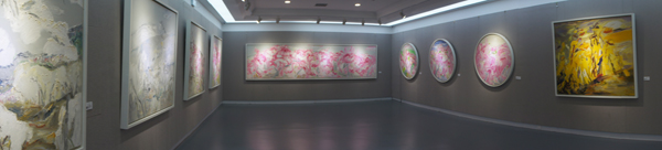 活动现场展出的艺术家作品