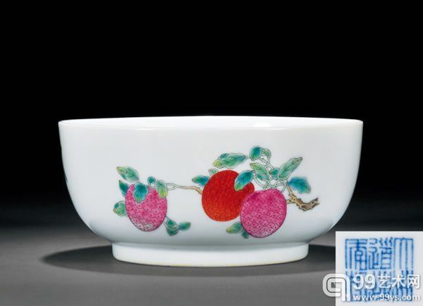 清道光 粉彩三多纹墩式碗直径 15.3 cm“大清道光年制”款