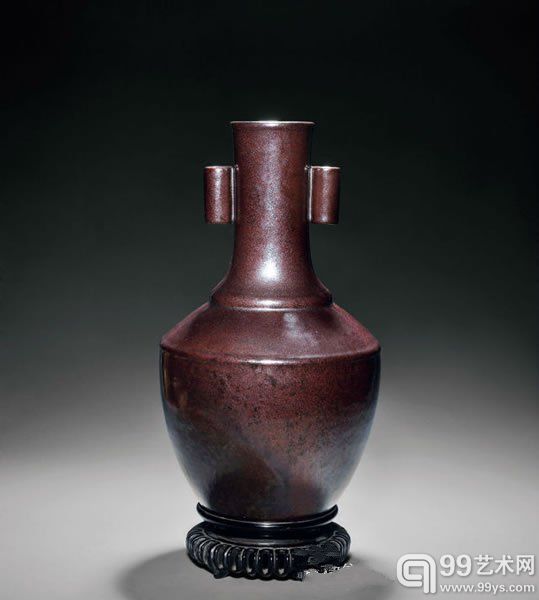 清乾隆 铁锈釉贯耳瓶高 38.4 cm