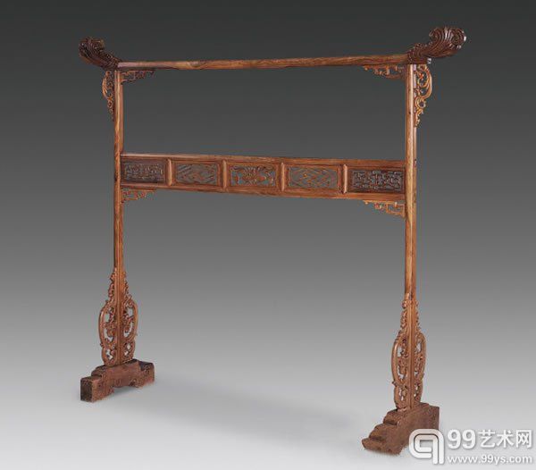 黄花梨螭龙纹衣架166.5 × 48.5 × 175 cm
