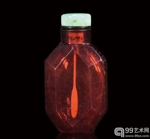 清乾隆 仿红宝石料烟壶高 6.5 cm
