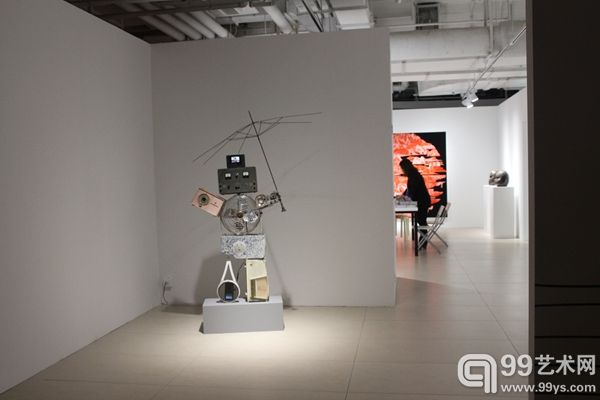 韩国学古斋画廊展位（白南准作品）