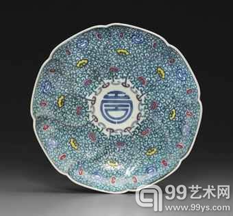 清雍正 斗彩寿字纹花口盘 双圈六字楷书款美元20,000 - 30,000