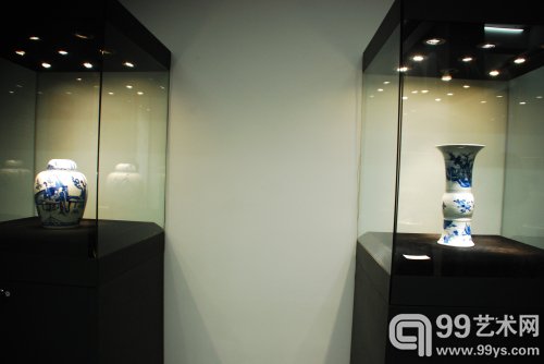 分现当代艺术品及名家书画精品线下展览现场