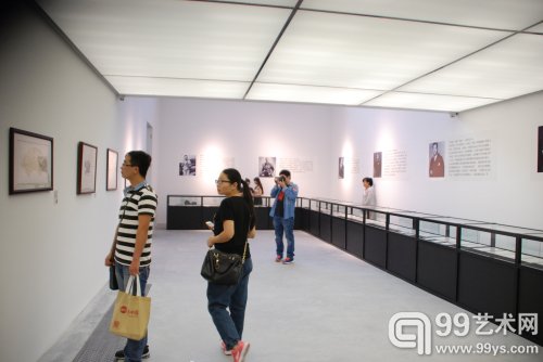 分现当代艺术品及名家书画精品线下展览现场