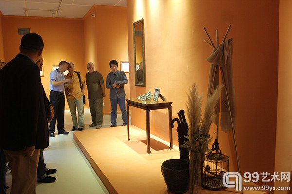 “7间房”明式家具大展现场之玄关