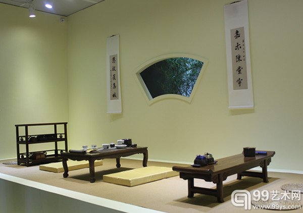 “7间房”明式家具大展现场之炕房