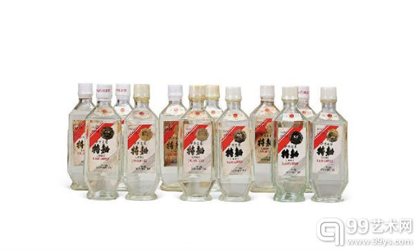 1985-1988年泸州老窖特曲中国白酒60度540ml920g1985年1月4日,3月20日,3月22日,1988年1月4日,2月1日(3瓶),2月8日,2月13日,3月20日,1989年(2瓶)12瓶估价﹕HK$98,000-127,000US$12,560-16,280