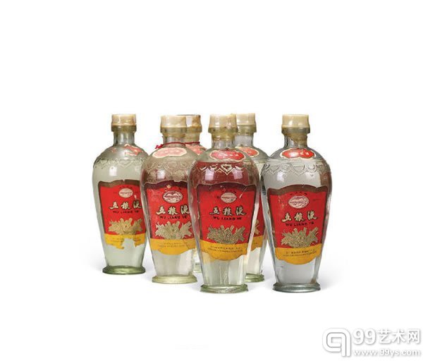 1978-1980年长江大桥牌五粮液中国白酒60度500ml860g1978年1月,1979年,1980年8月6瓶估价﹕HK$180,000-234,000US$23,080-30,000