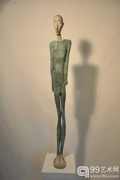 立着的人像二 137X21X18CM 综合材料 2014
