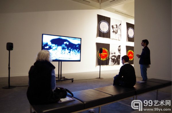 展厅内第一件作品是詹姆斯·理查德(James+Richards)的影像装置