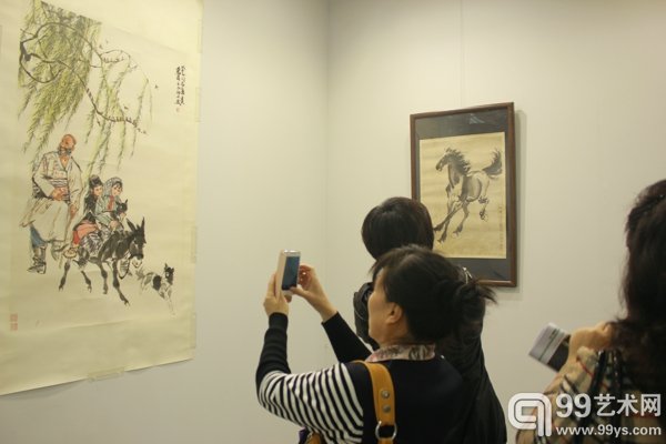 黄胄作品与徐悲鸿作品
