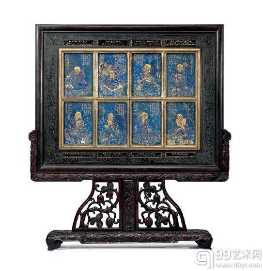 清乾隆御制青金石描金十六罗汉图一套八方每方4 1/8 x 3 英寸 (10.5x 7.7 公分)港币4,000,000-6,000,000美元500,000-750,000