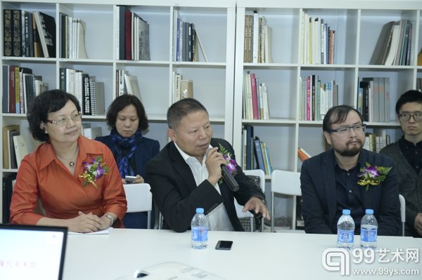 艾民理事长回答记者提问