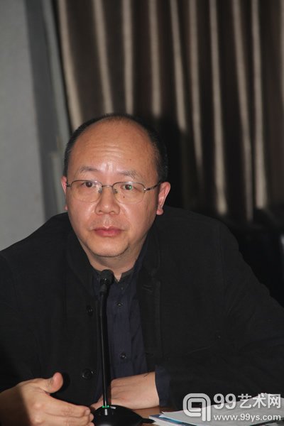 参展艺术家繆晓春发言