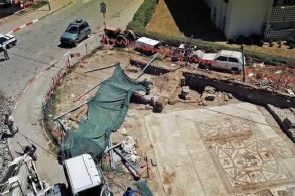卢德马赛克画，此画于1996年在以色列小镇卢德被发现。
