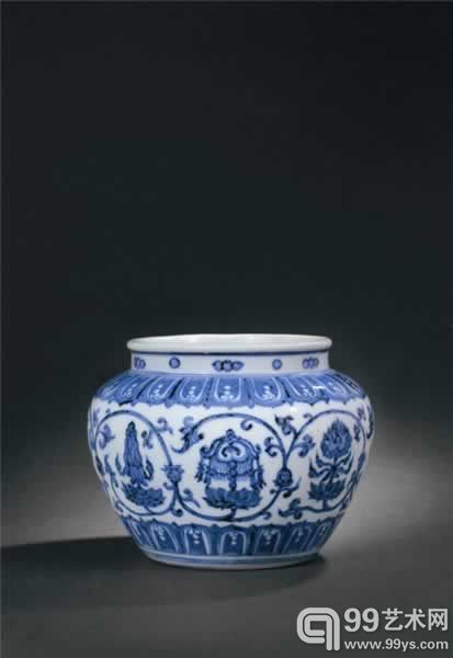 明永乐 御窑青花缠枝佛莲托八宝纹罐 尺寸：H 15.6cm