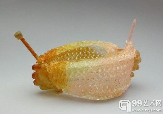 艺术家巧用玻璃编织 绝美雕塑挑战视觉