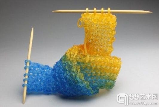 艺术家巧用玻璃编织 绝美雕塑挑战视觉