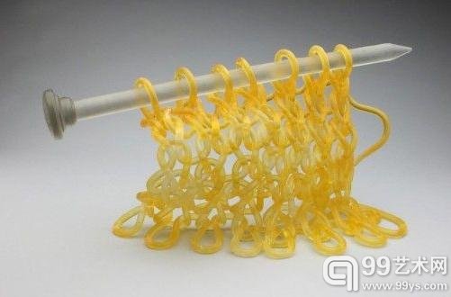 艺术家巧用玻璃编织 绝美雕塑挑战视觉