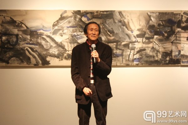 艺术家王劼音