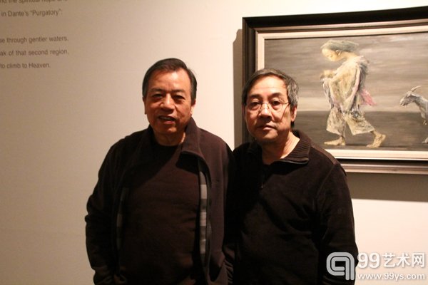 活动现场艺术家尚杨（左）与艺术家岑龙合影