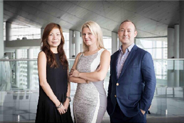 由左至右： 萧佩雯（ Erica Siu ）、麦凯婷（ Catherine McClelland ）、盛家林（ Calum Sutton ）