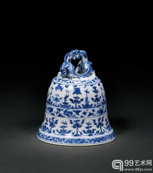 清雍正 青花缠枝花卉云鹤纹挂钟 13.4cm. High
