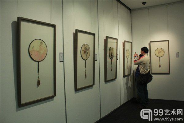 明月清风——当代中国画名家宫扇作品邀请展现场