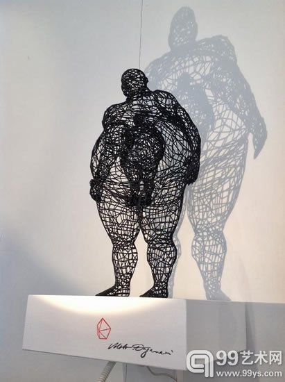 半固态，半阴影：Moto的3D打印线框雕塑