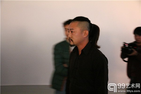 新媒体年代学行为表演现场 2