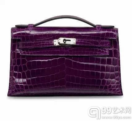 拍品编号3713 亮面紫水晶色尼罗鳄鱼皮KELLY POCHETTE提包附钯金配件 爱马仕；2011年  港币75,000-125,000 美元9,700-16,000