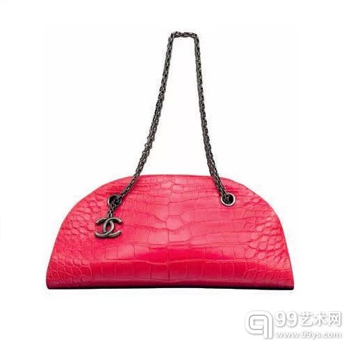 拍品编号3601 雾面粉红色短吻鳄皮中码MADEMOISELLE包附纯银磨光配件 香奈儿；2011年 港币40,000-60,000 美元5,200-7,000 此拍品拍卖收益将全数拨捐慈善机构。