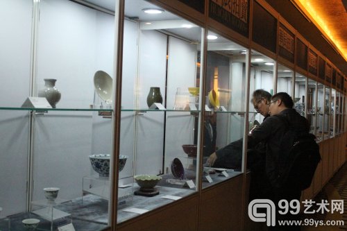 华辰2014秋拍预展现场：瓷器杂项