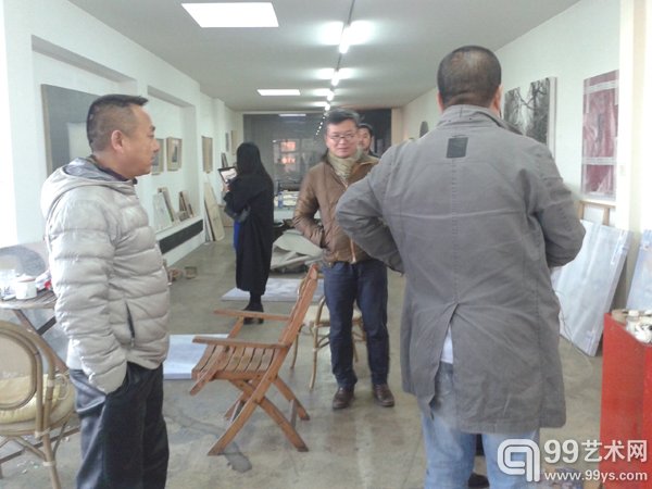与艺术家沈少民互动