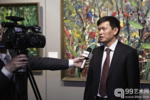 艺术家周昌新接受中央电视台的采访