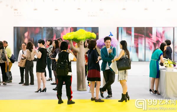 ART TAIPEI 2014 树人样貌艺术品 吸引众多人围观