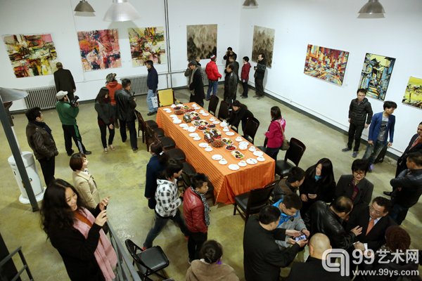 “山高水长”纪念马中建交四十周年画展现场