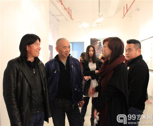 艺术家俸正杰、罗发辉在现场