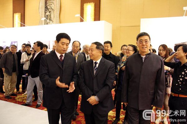 领导参观展览