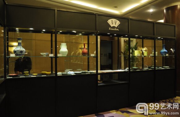 北京荣宝2014年秋季拍卖会预展现场-瓷器杂项