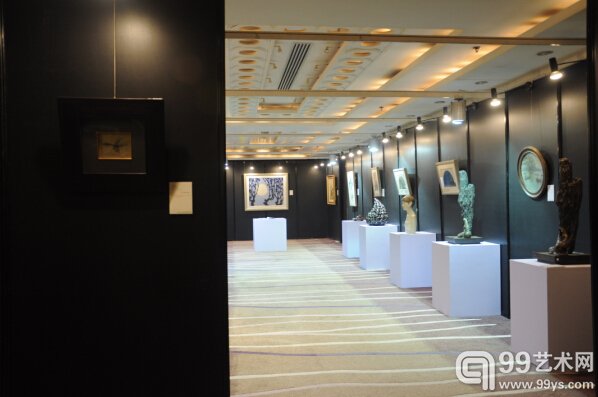 北京荣宝2014年秋季拍卖会预展现场-油雕